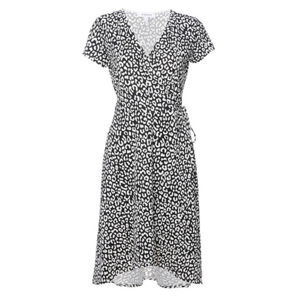 Gilli Dresses & Skirts - GILLI leopard print faux wrap dress NWT